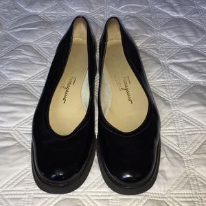 3 for 25 🙌🏻 Salvatore FERRAGAMO Flat Shoes